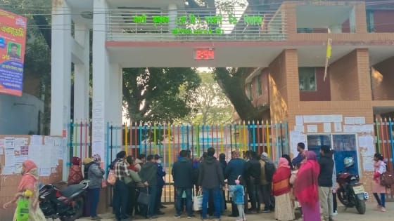 নওগাঁয় প্রশ্নপত্র ফাঁস চক্রের দুজনসহ আটক ৯