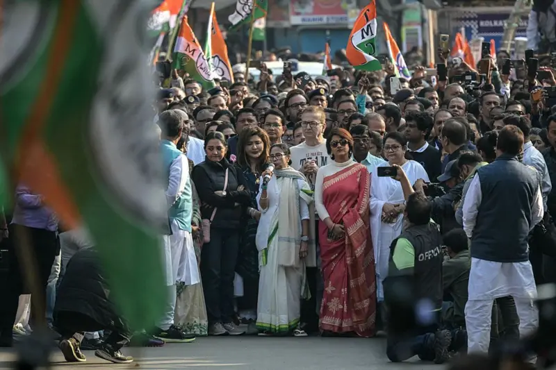 মমতা ব্যানার্জী :তল্লাশির সময় ফাইল সরিয়ে 'কোনো অন্যায় করি নি', বললেন মমতা